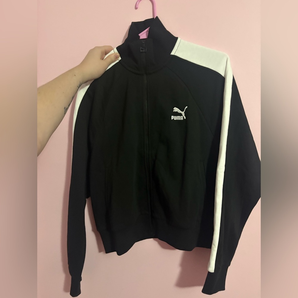 ⭐️Puma sweater women’s large
